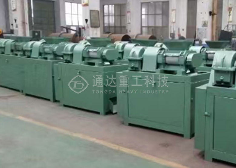 對輥擠壓造粒機(jī) 對輥擠壓造粒機(jī)